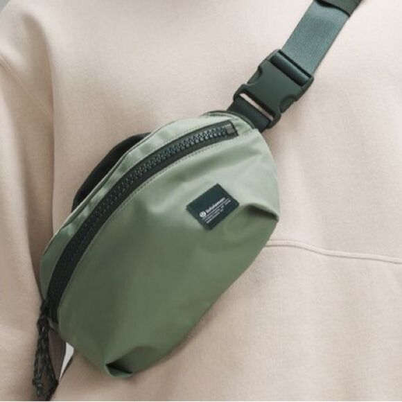 LILULEMON ALL DAY ESSENTIALS BELT BAG FANNY SADDLE Eucalyptus Grey green nwt - Picture 5 of 11